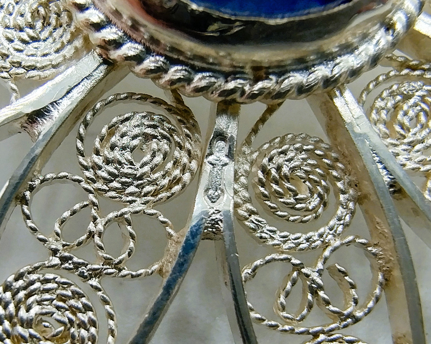 Silver brooch, Delft blue, 835