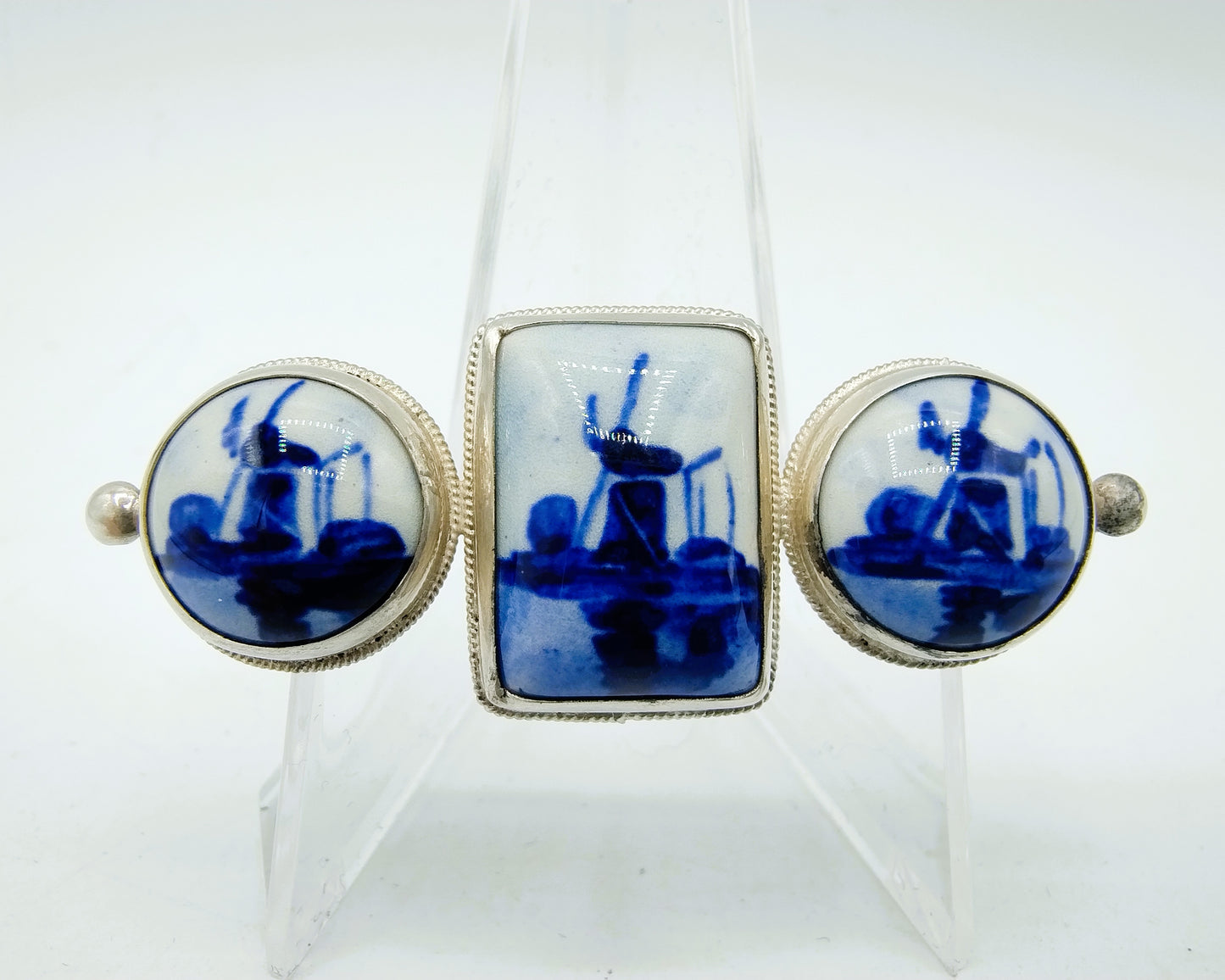 Silver brooch, Delft blue, 835