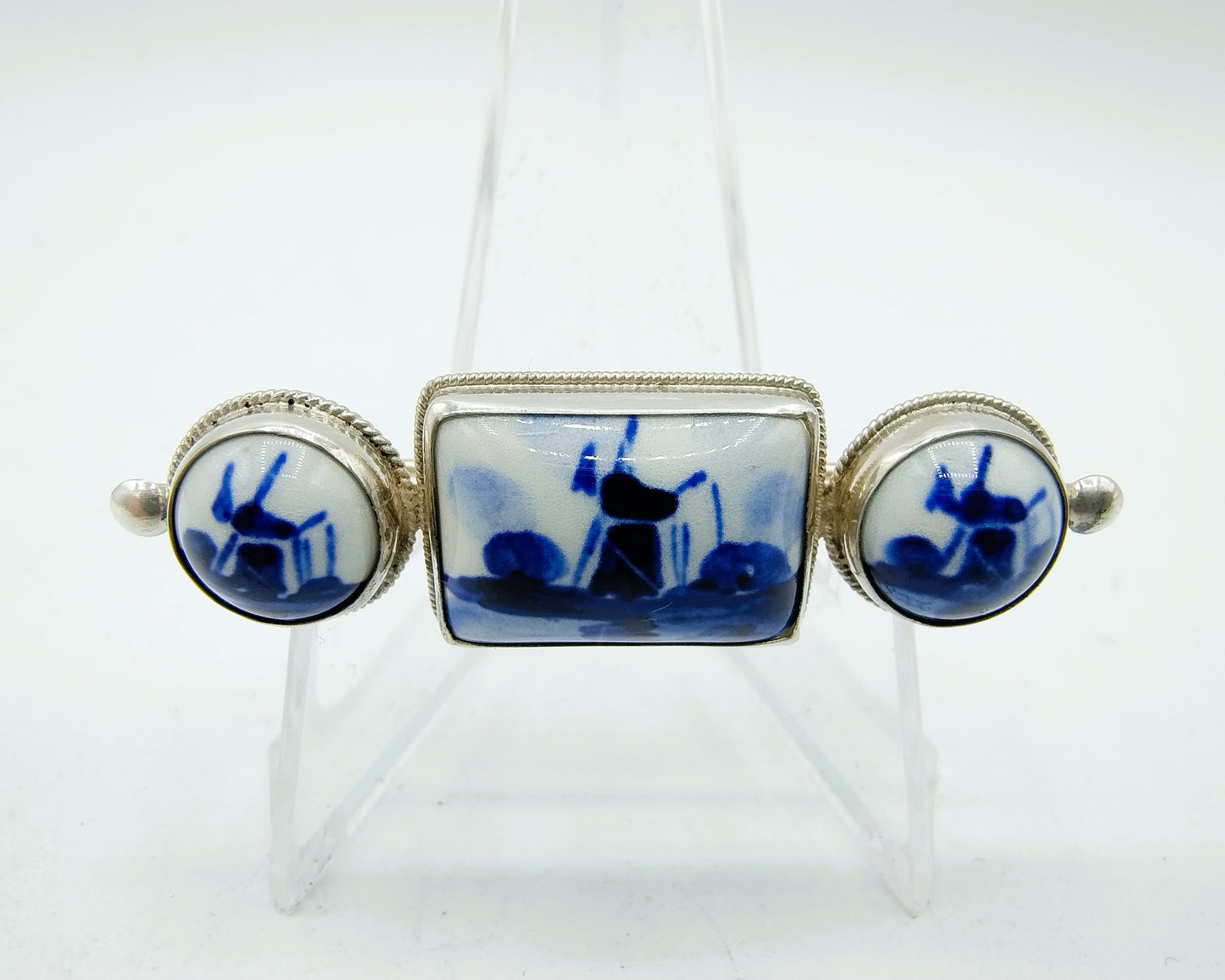Silver brooch, Delft blue, 835