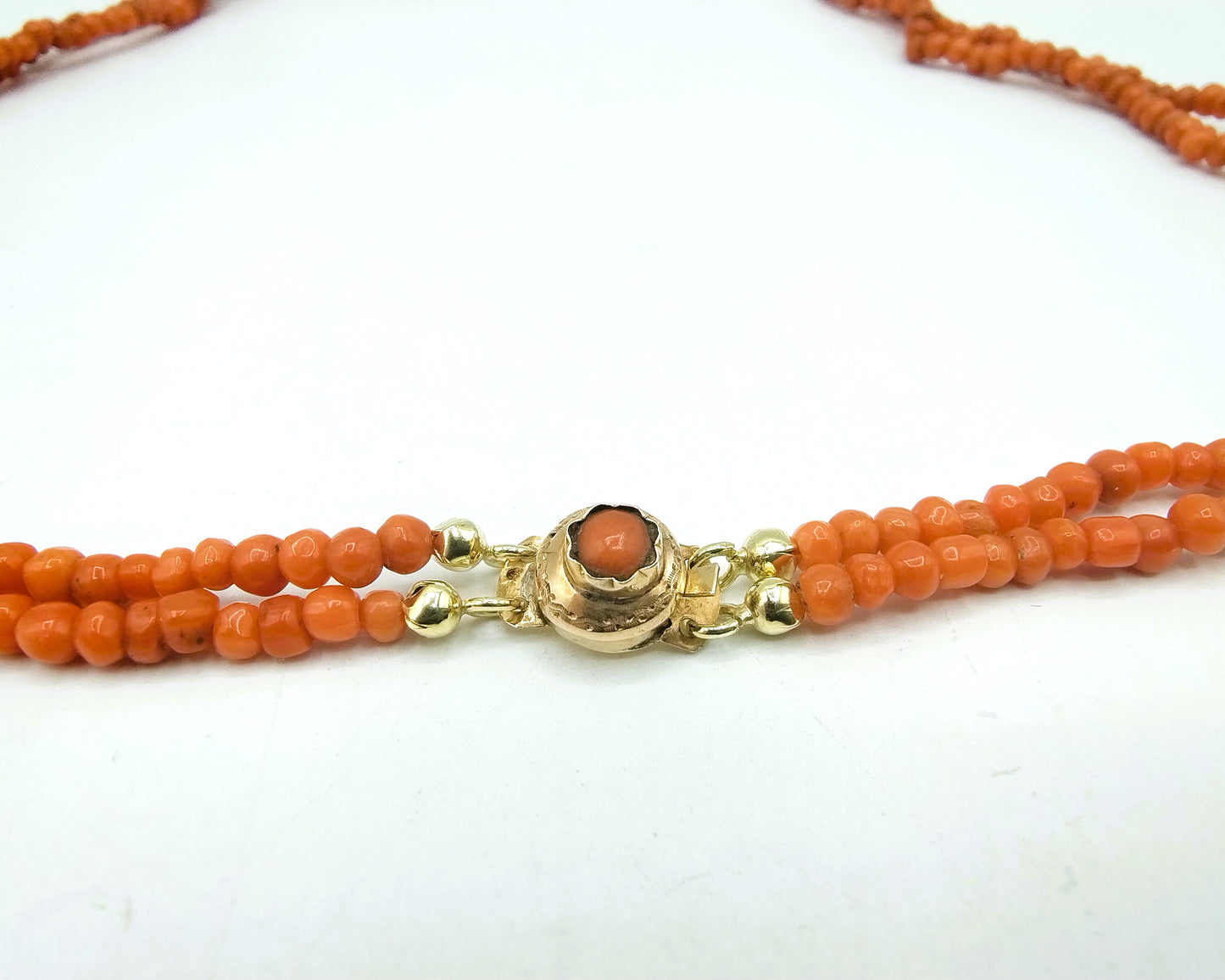 Red coral necklace, 2 strands, with gold clasp, 19th century