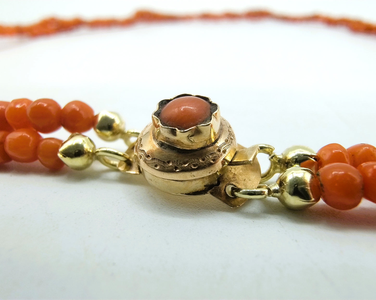 Red coral necklace, 2 strands, with gold clasp, 19th century