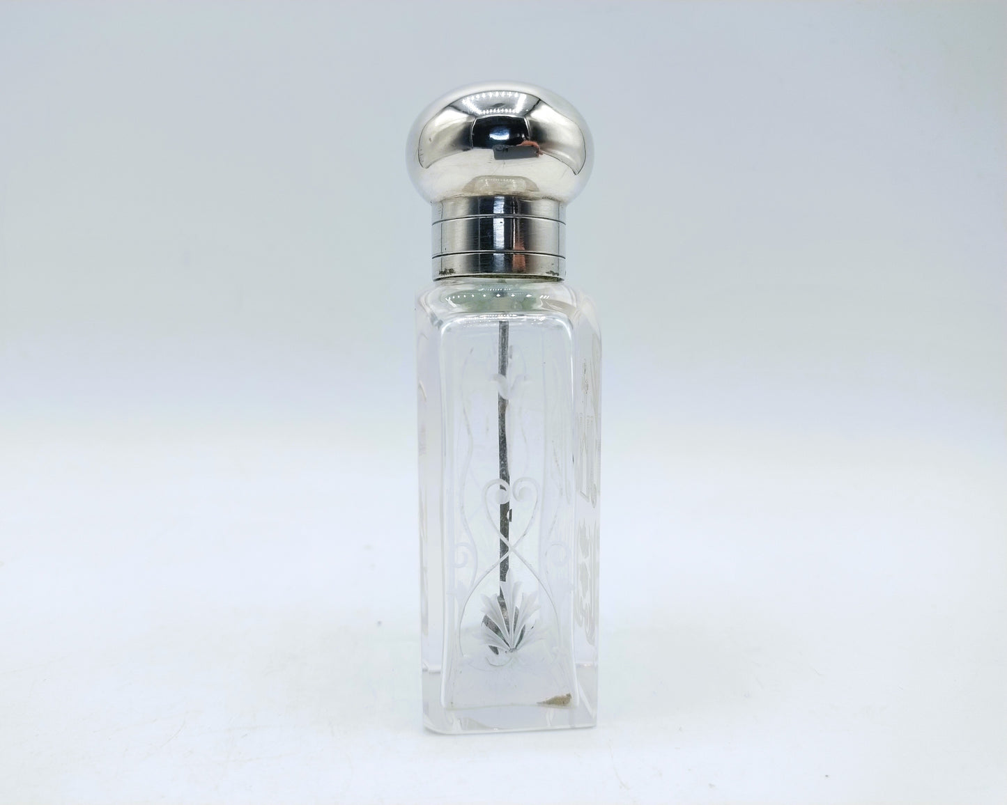 Weihwasserflasche mit Silberverschluss, Prag, um 1880
