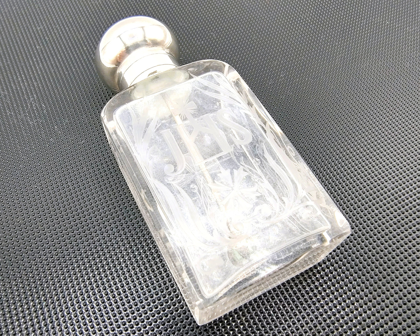 Weihwasserflasche mit Silberverschluss, Prag, um 1880