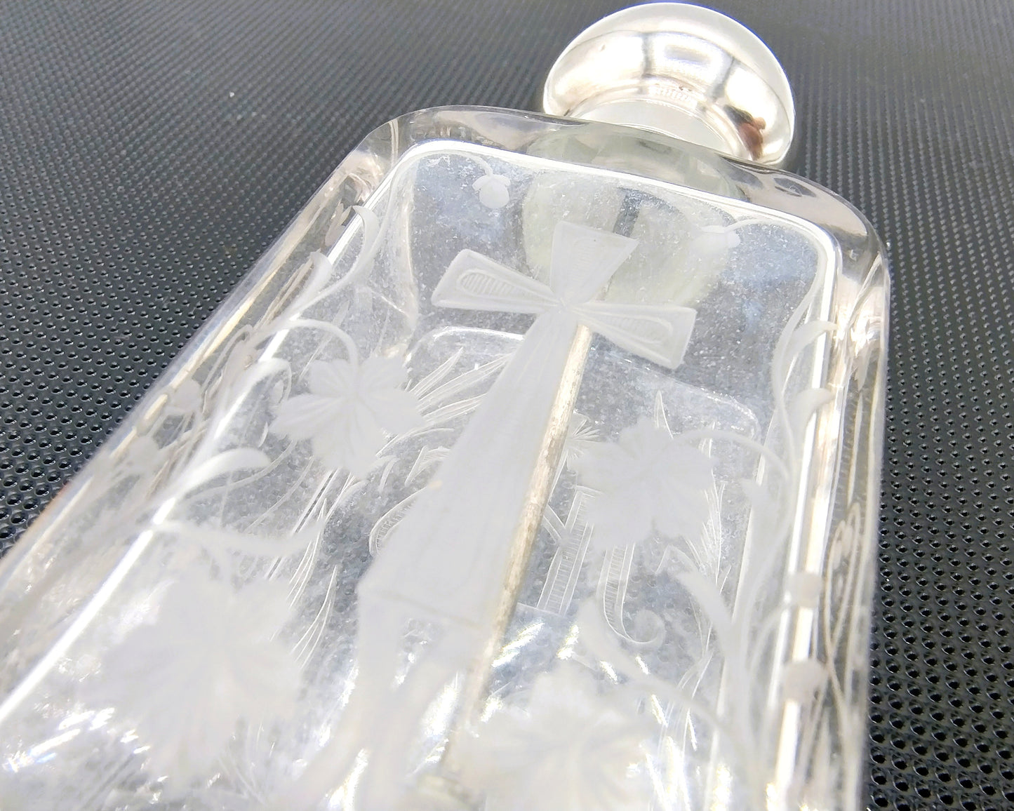 Weihwasserflasche mit Silberverschluss, Prag, um 1880