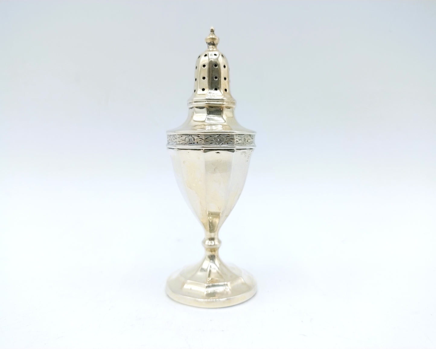 Zilveren peper- of zoutstrooier, Jennings silver company, Irvington, 925