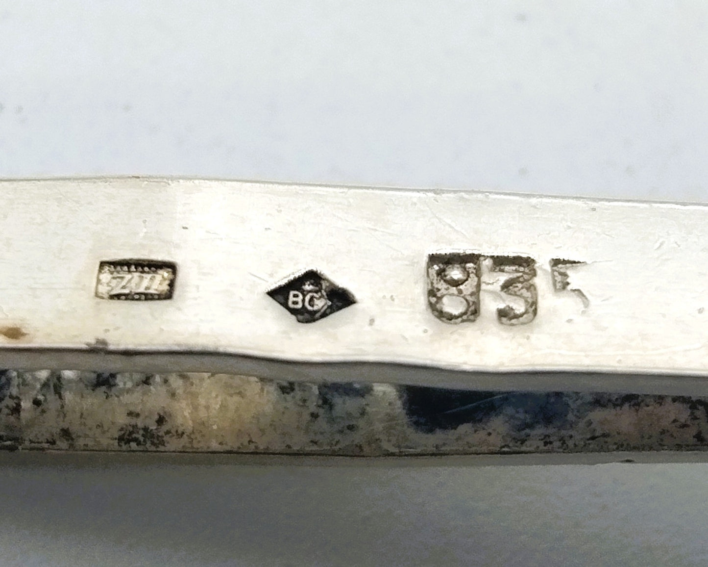 Zilveren hanger met blauwe steen, 835