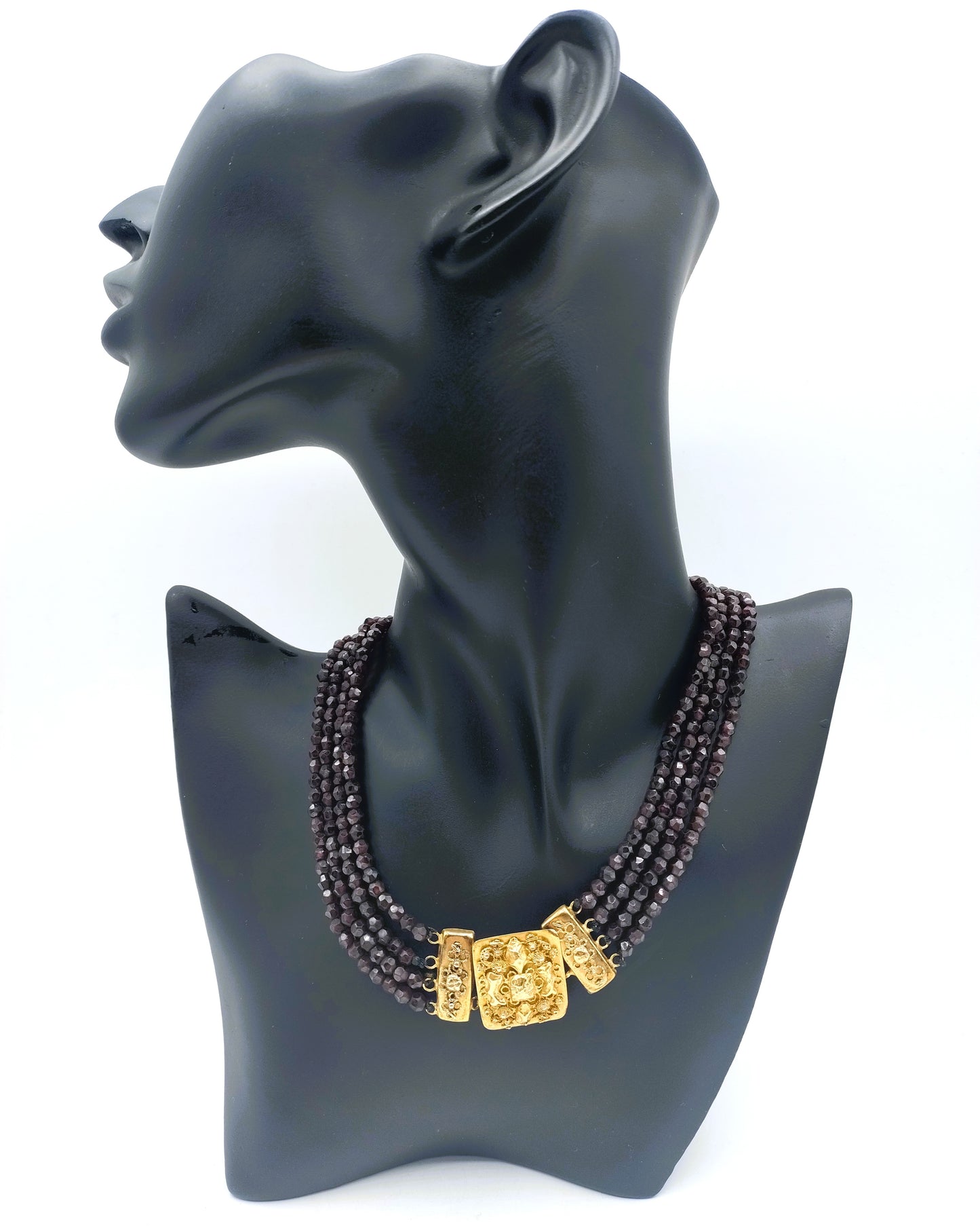 Garnet necklace with gold-plated silver clasp, 19th century