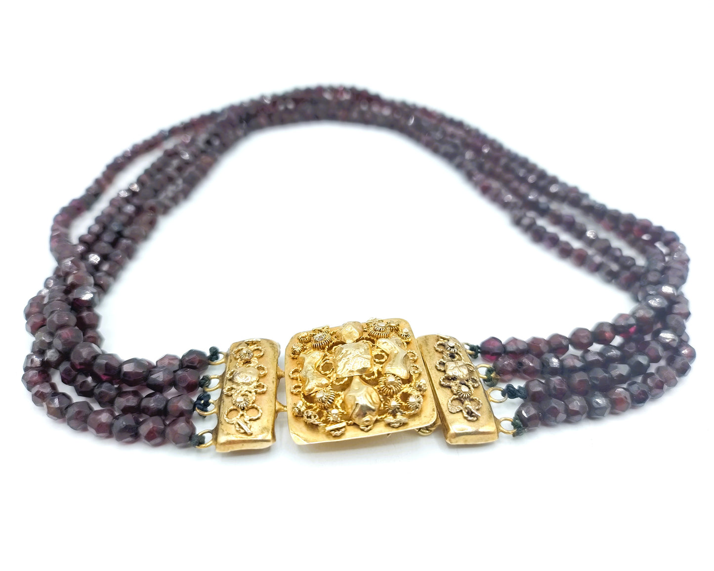 Garnet necklace with gold-plated silver clasp, 19th century