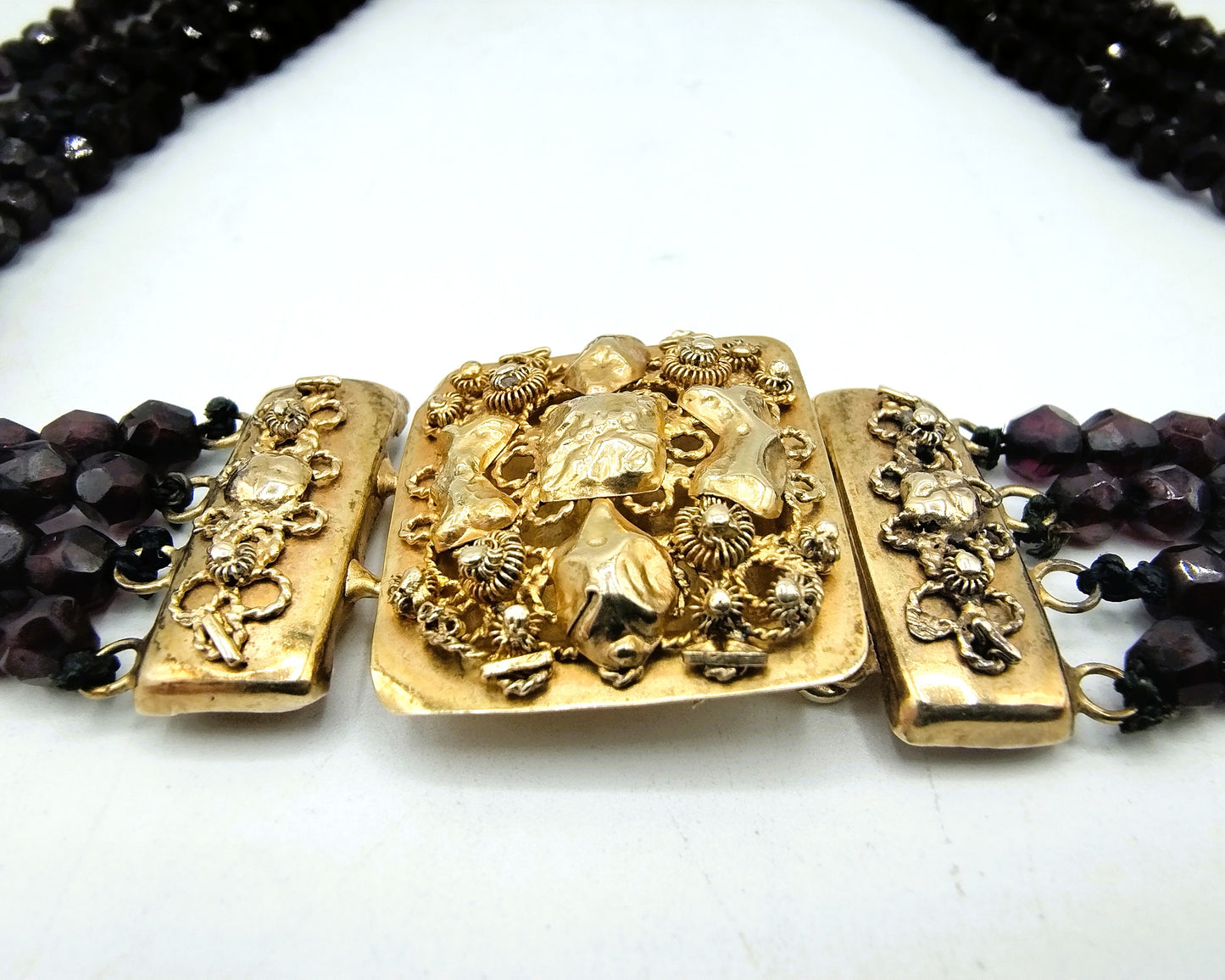 Garnet necklace with gold-plated silver clasp, 19th century