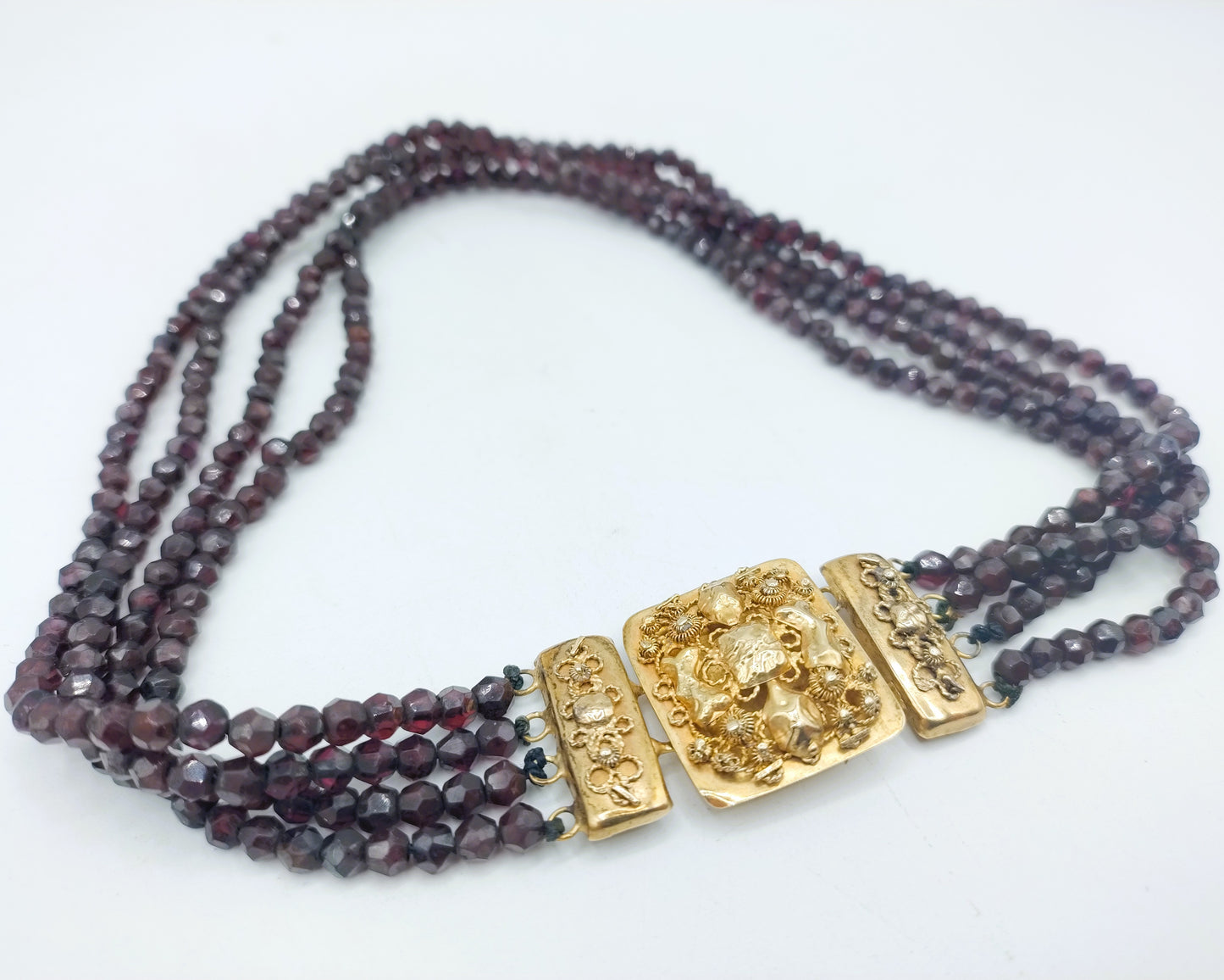 Garnet necklace with gold-plated silver clasp, 19th century