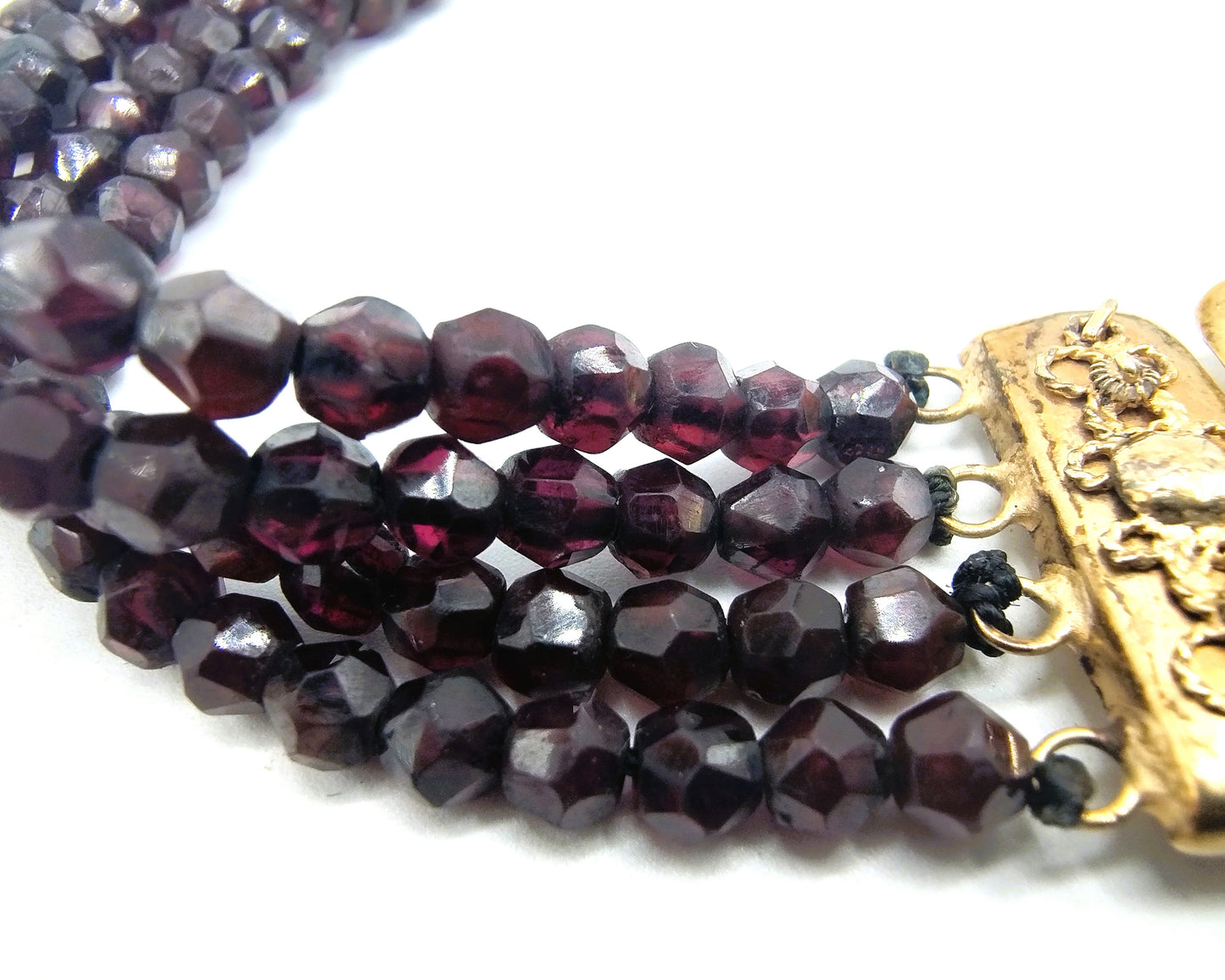Garnet necklace with gold-plated silver clasp, 19th century