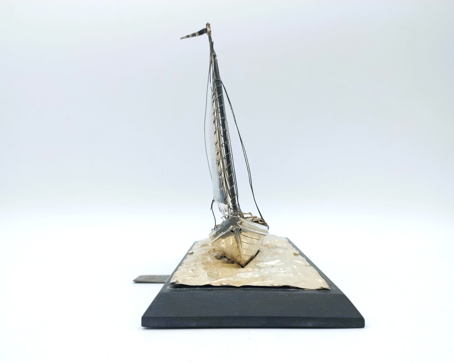 Silver table piece from a Friese Schouw, J. de Vries / Leeuwarden, 20th century