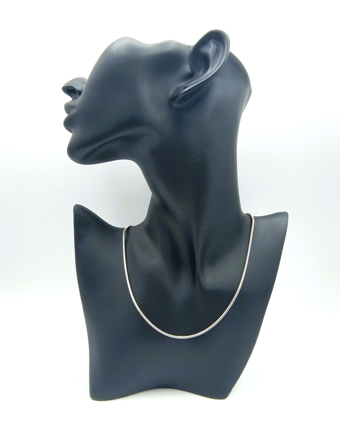 Silver snake chain, 42.5 cm.