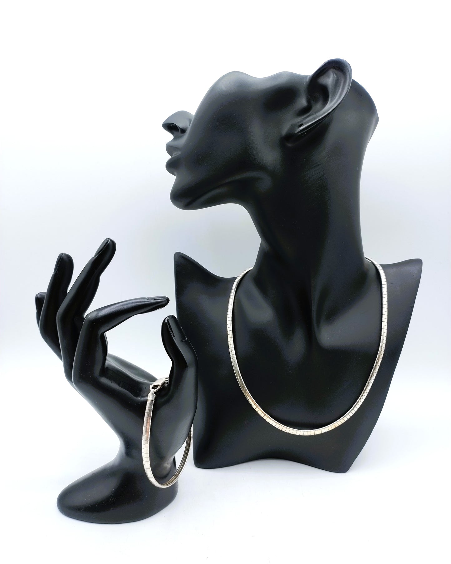 Silver omega necklace (42 cm) + bracelet, (19 cm).