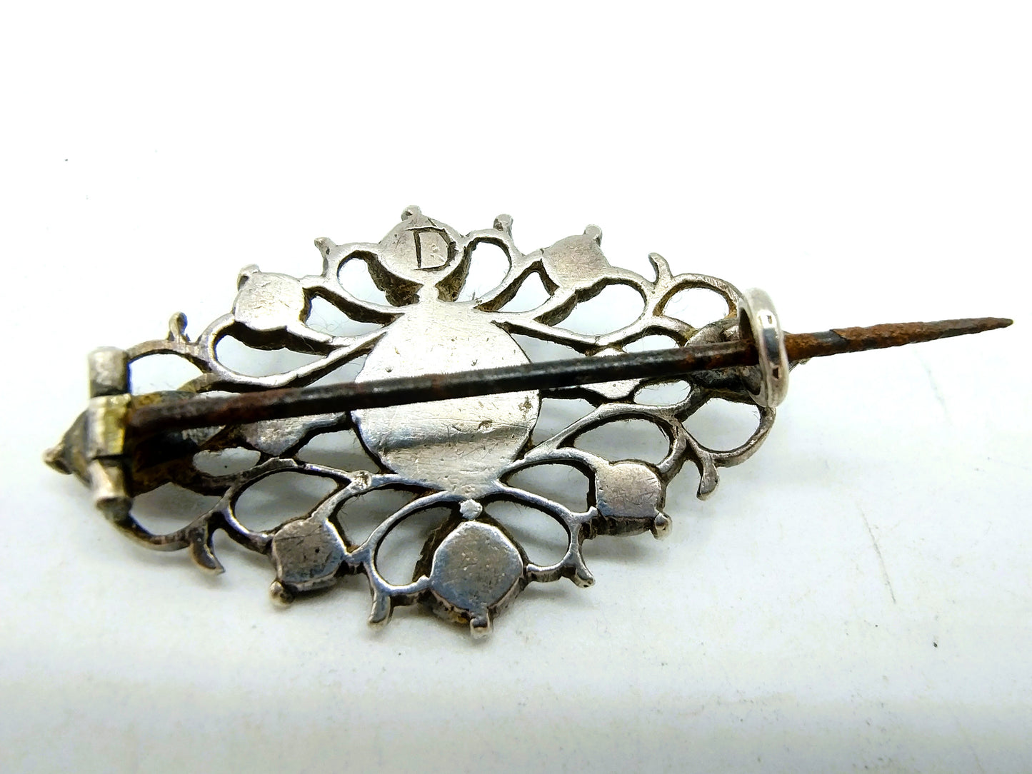 Antique silver brooch with 11 rose diamonds