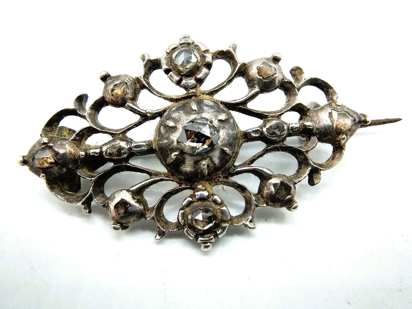 Antique silver brooch with 11 rose diamonds
