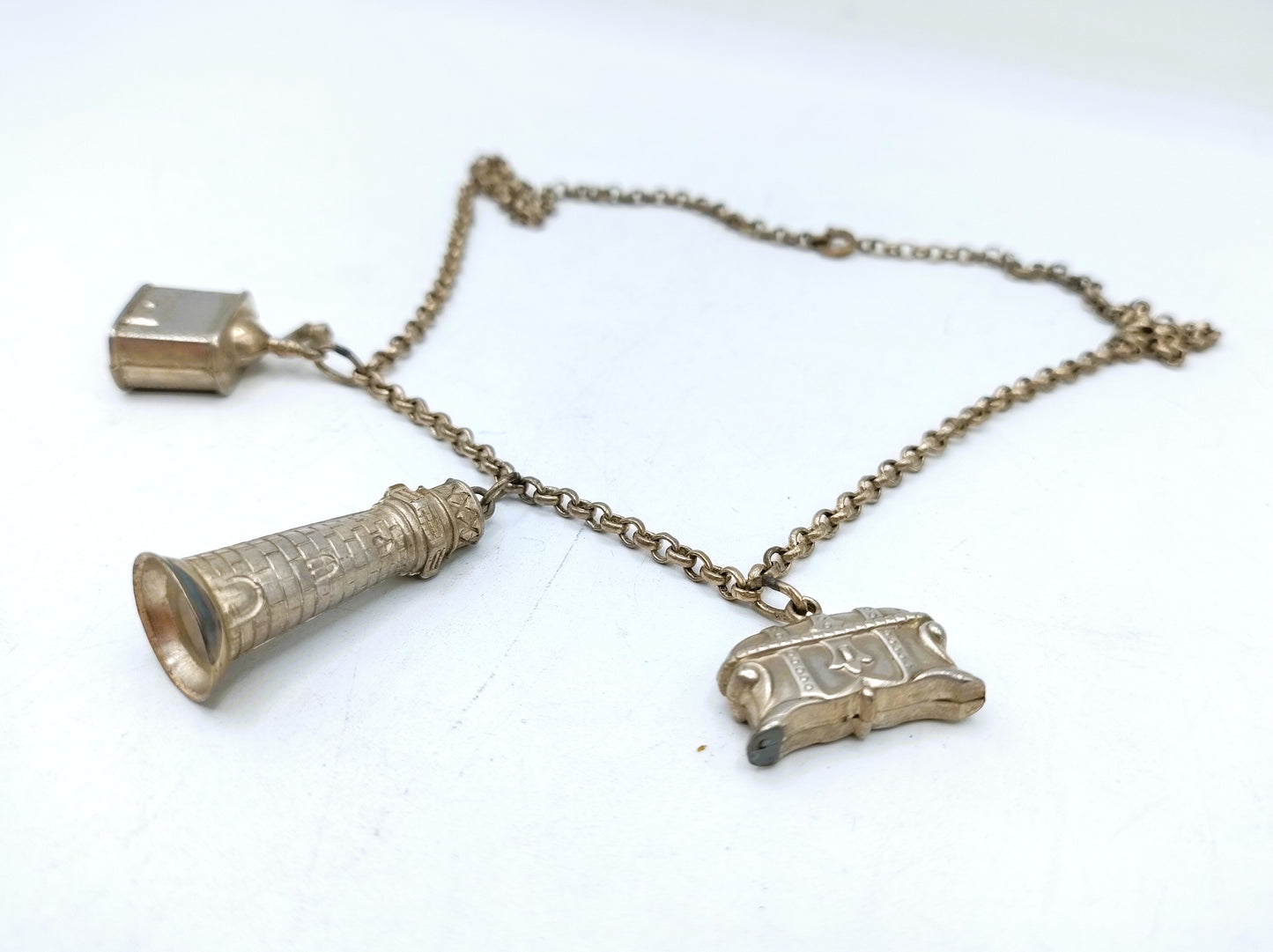 Zilveren jasseronketting met 3 zilveren bedels, 835