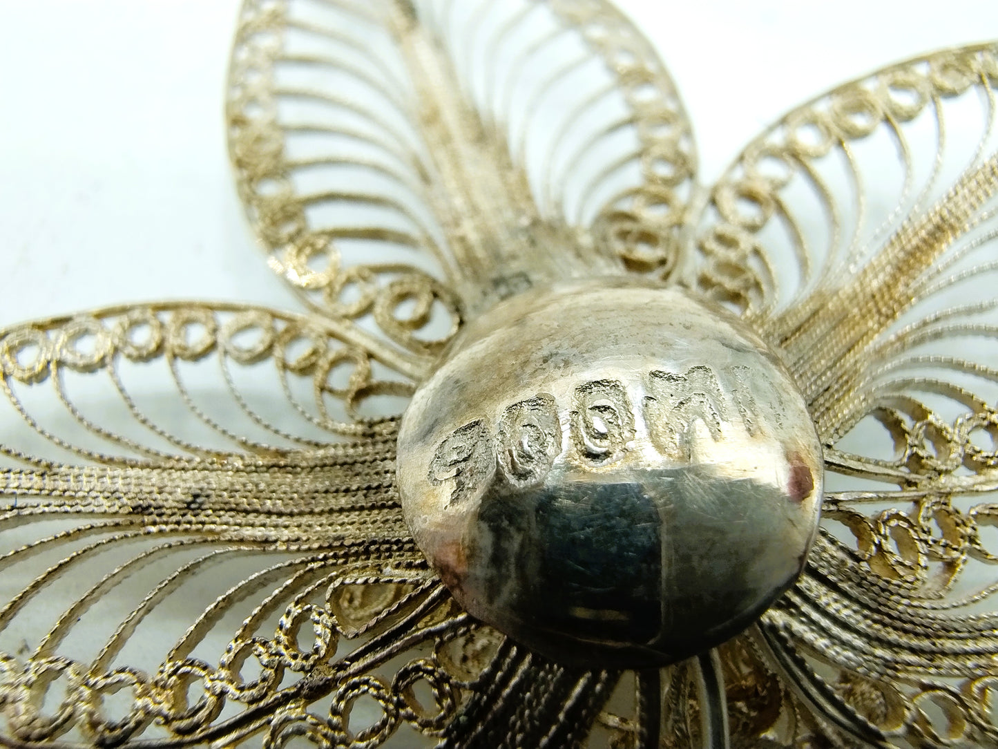 Silver necklace with silver filigree pendant, 800