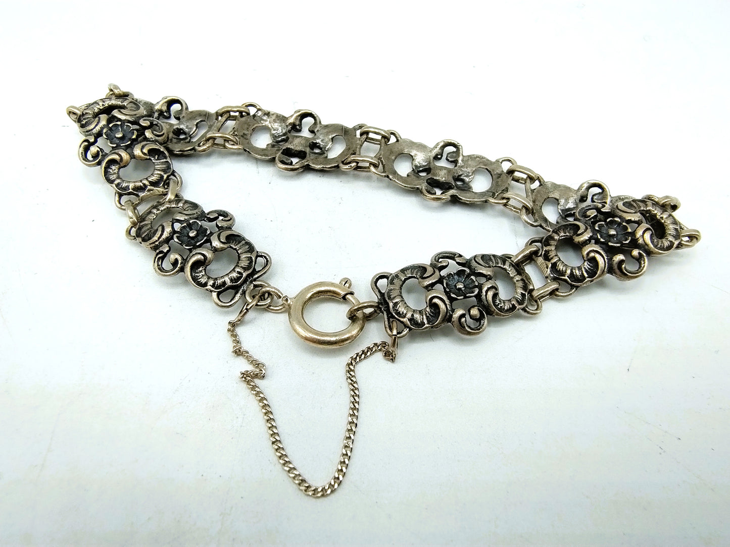 Zilveren armband met bloemmotief, 835