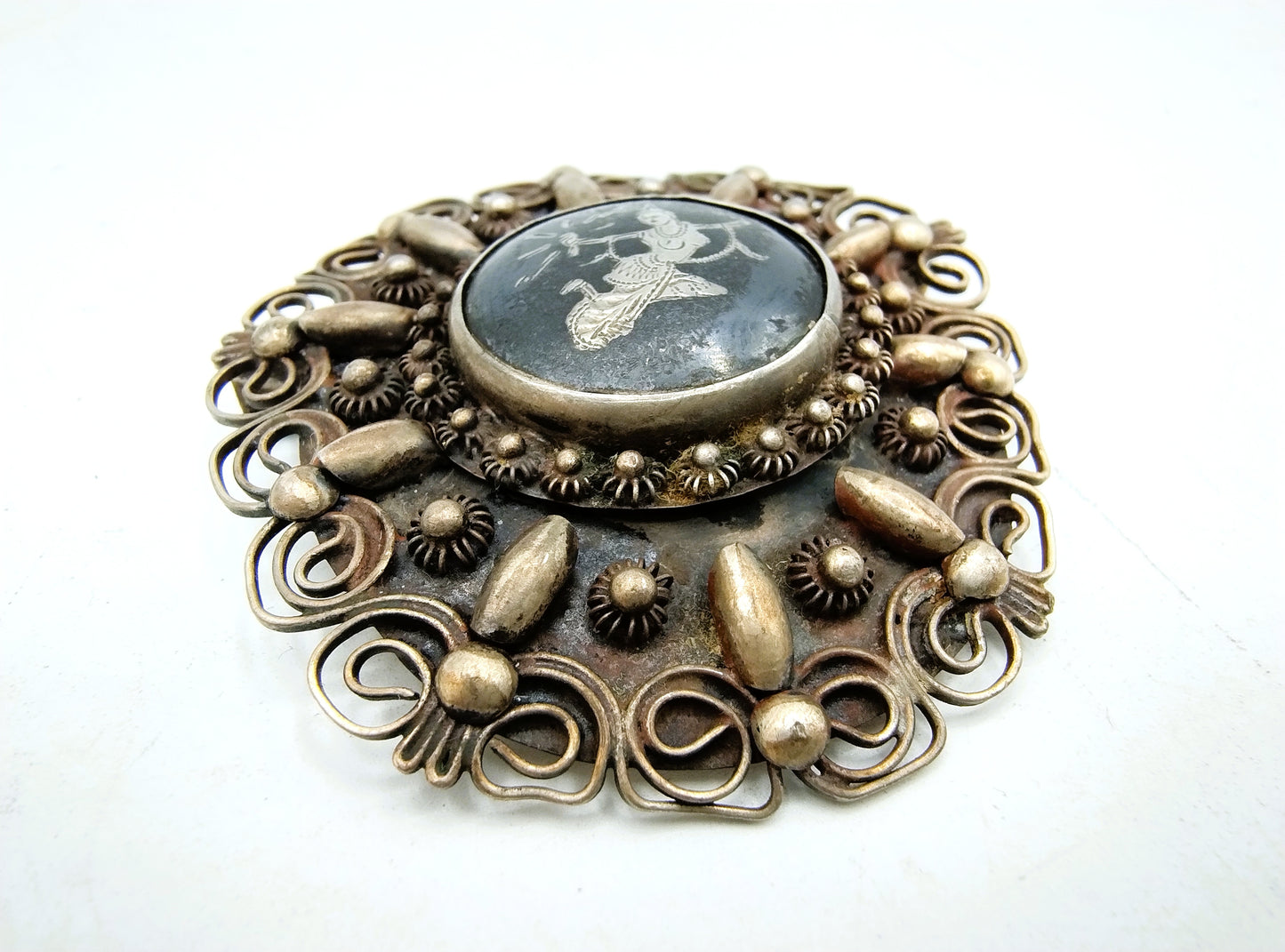 Zilveren broche met nielo inleg, Siam, 925