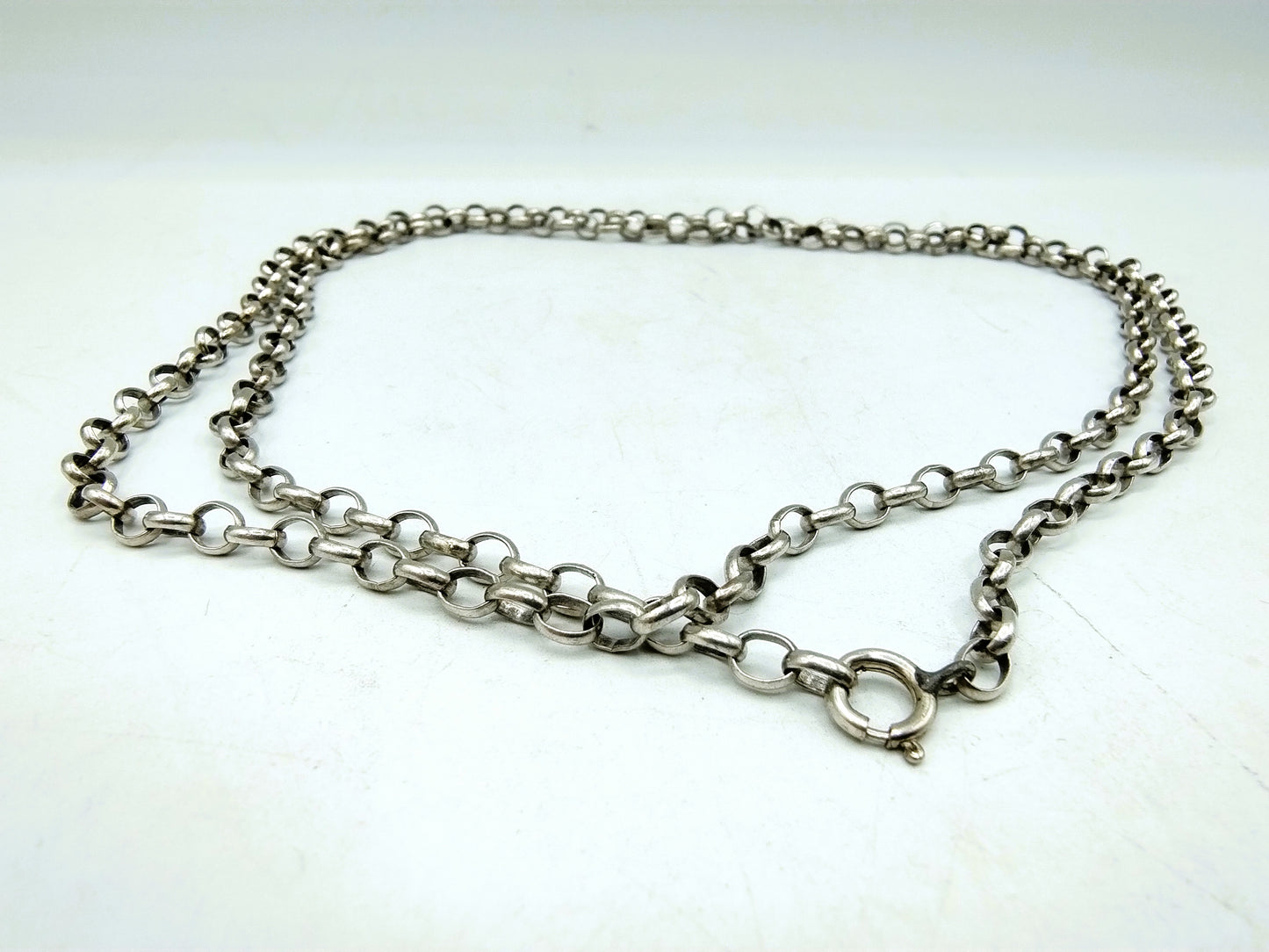 Zilveren jasseroncollier, 86 cm.