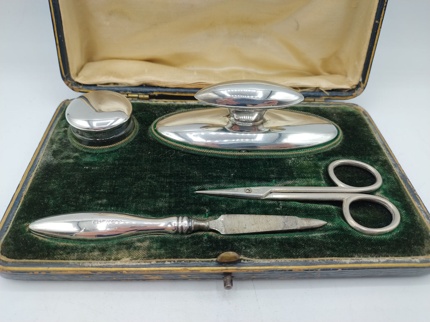 Silver manicure set in original case, ES Barnsley & Co, Birmingham, 1906