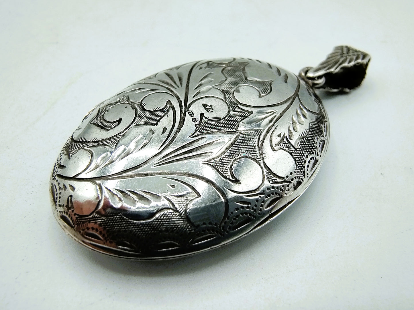 Zilveren medaillon met emaille ingelegd, 925