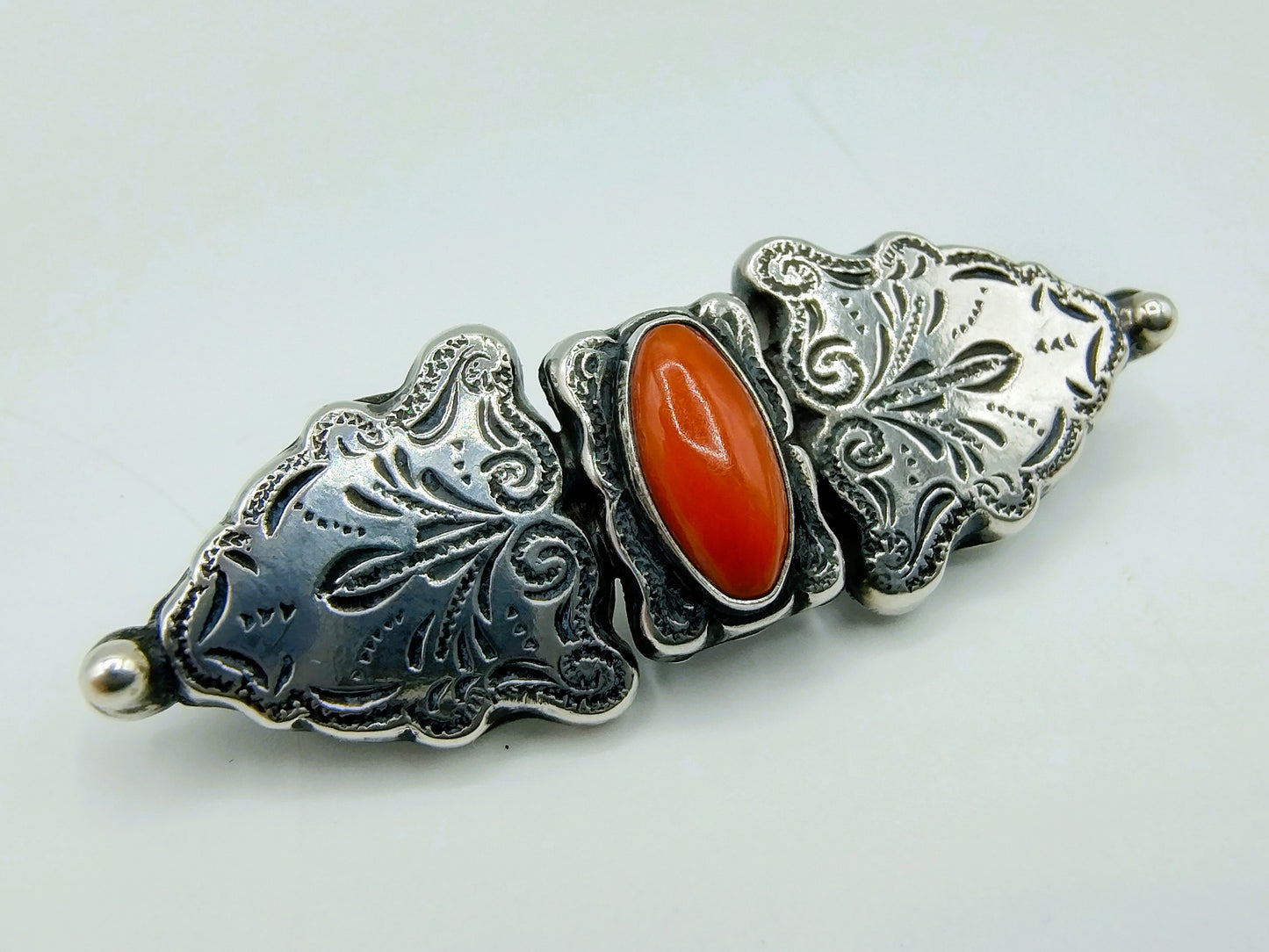 Silver brooch with red coral, Niekerk, Schoonhoven