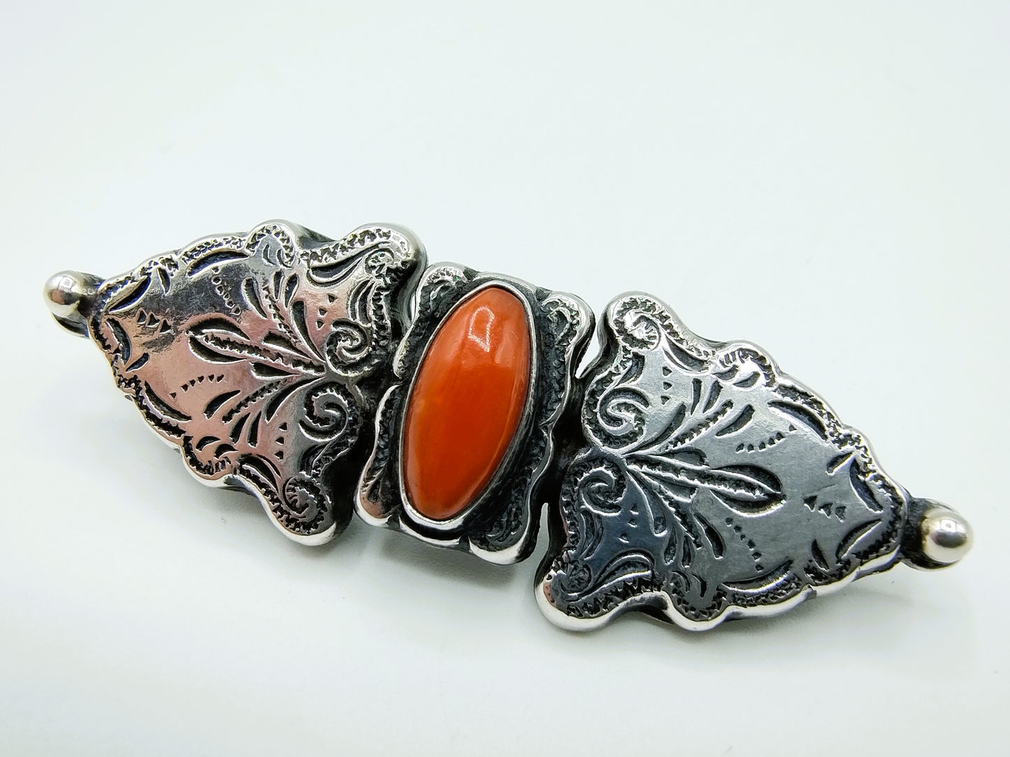 Silver brooch with red coral, Niekerk, Schoonhoven