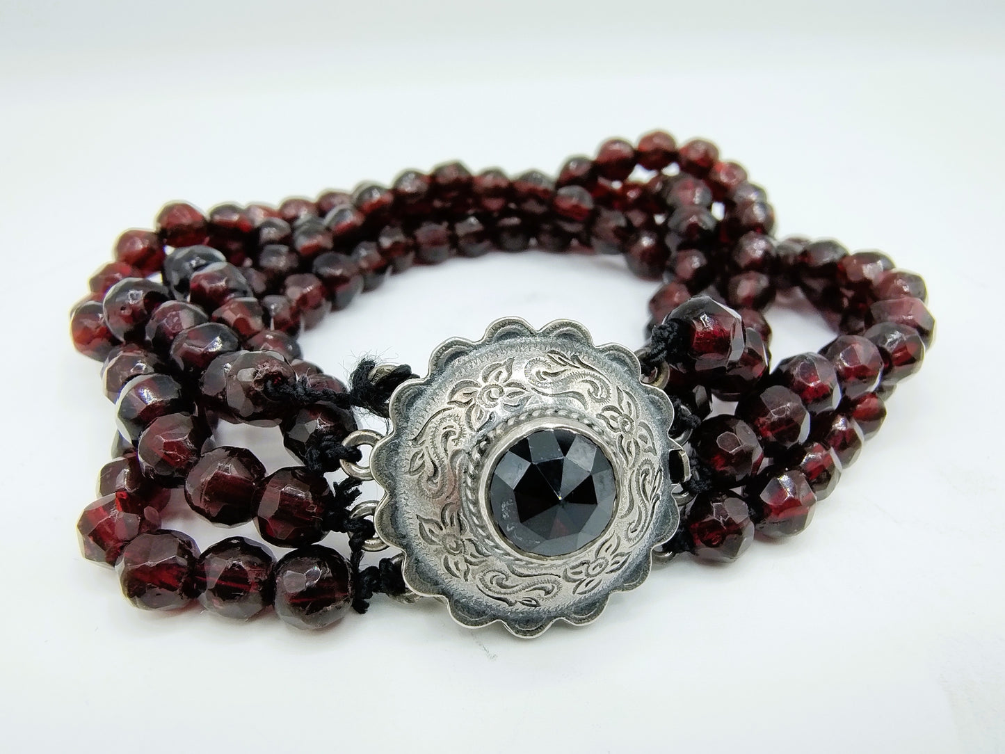 Glasgranatenarmband mit Silberverschluss, Niekerk, Schoonhoven