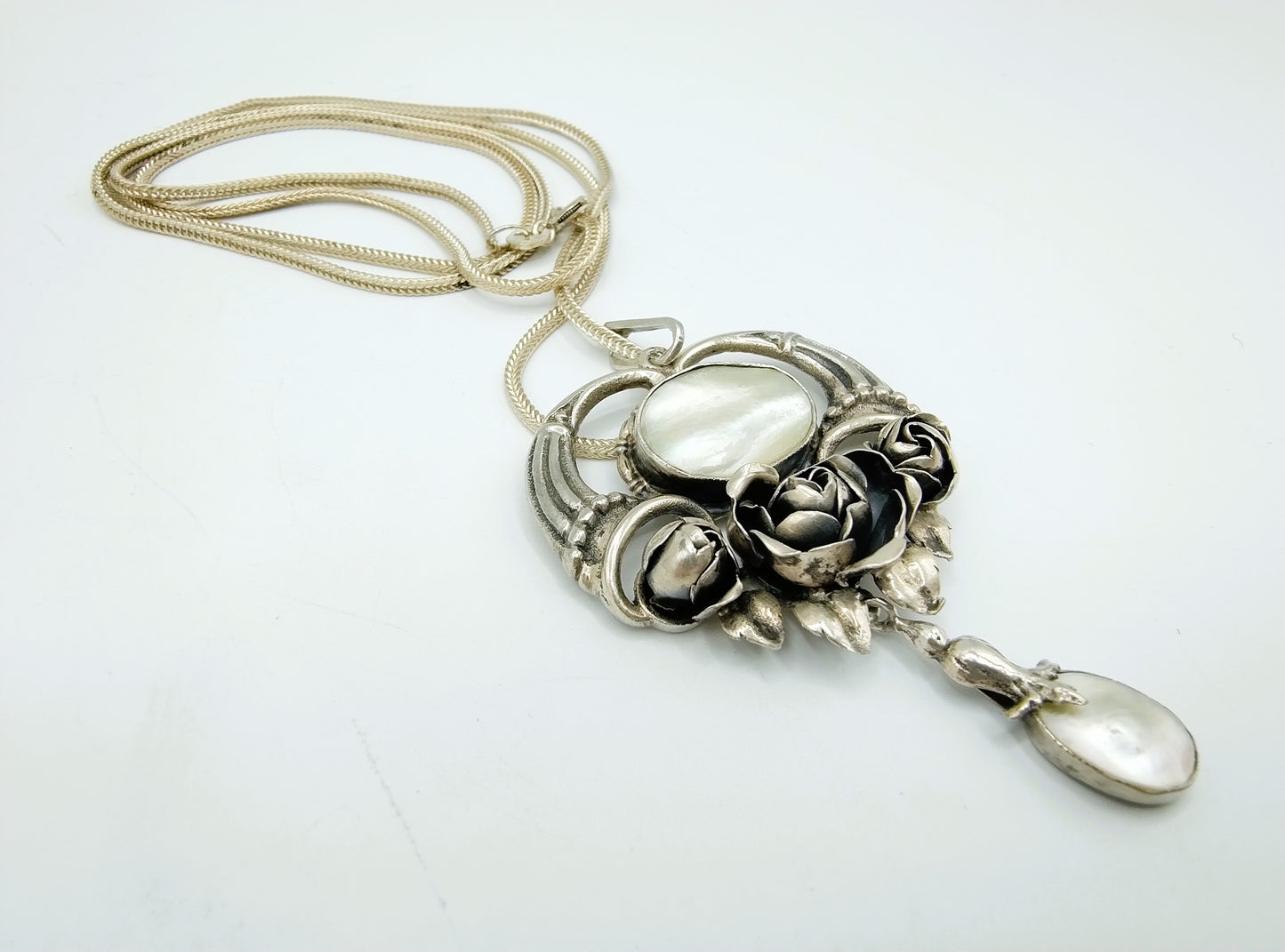Silver snake chain with silver art nouveau pendant, 70 cm