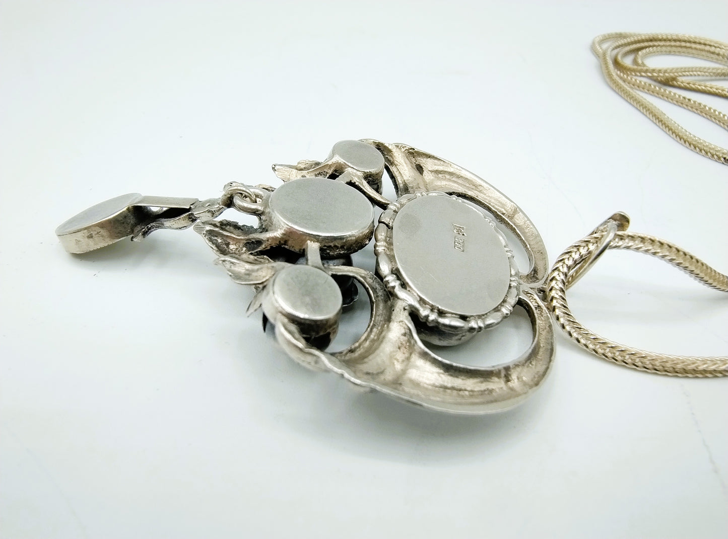 Silver snake chain with silver art nouveau pendant, 70 cm