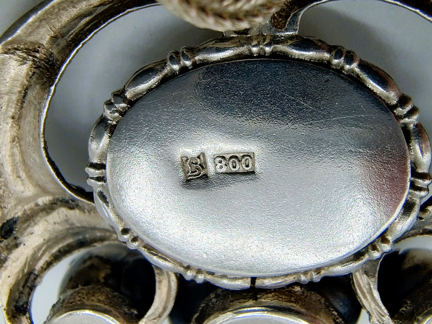 Silver snake chain with silver art nouveau pendant, 70 cm