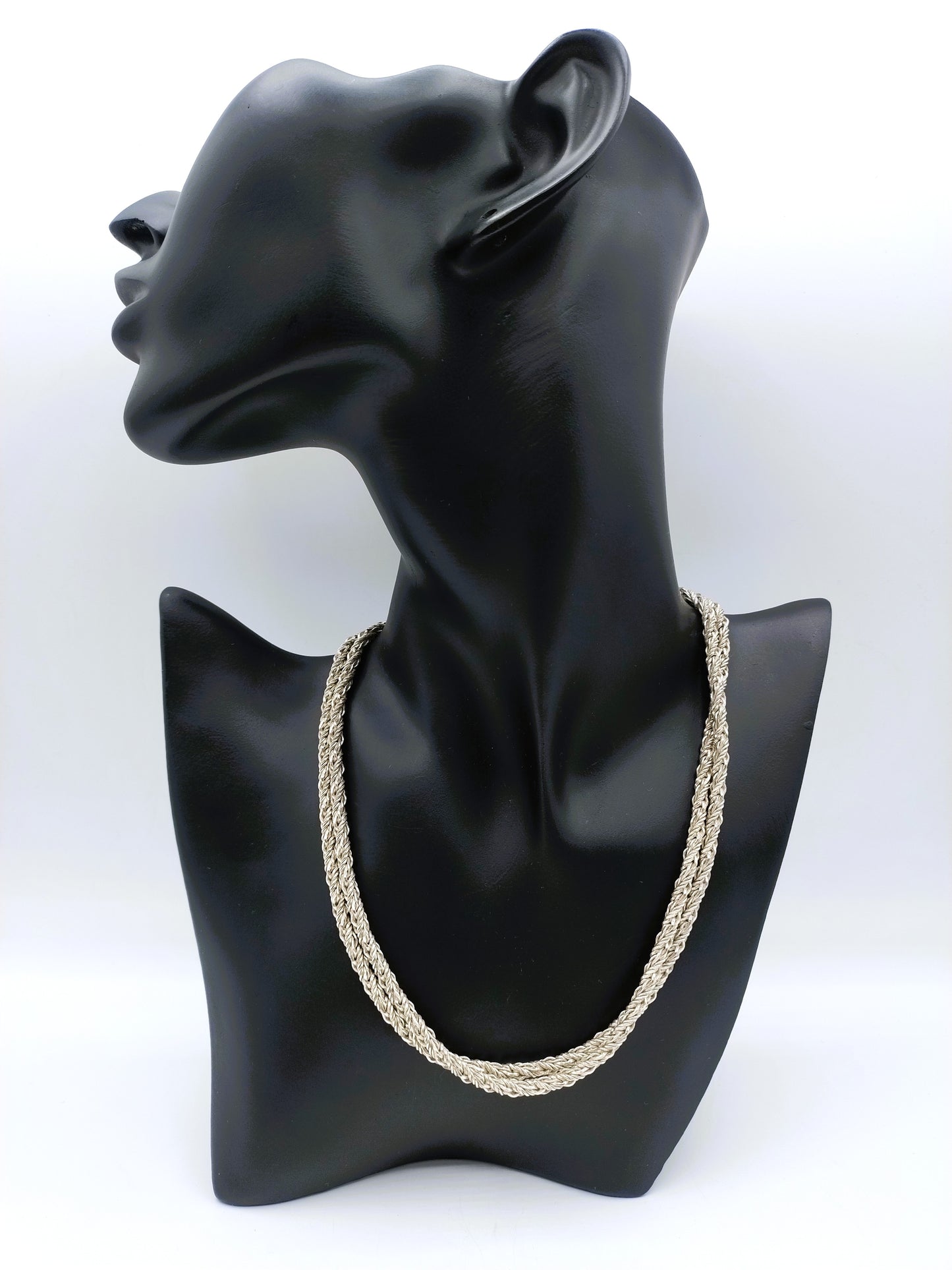 Silver chain with rope link, 81 cm.