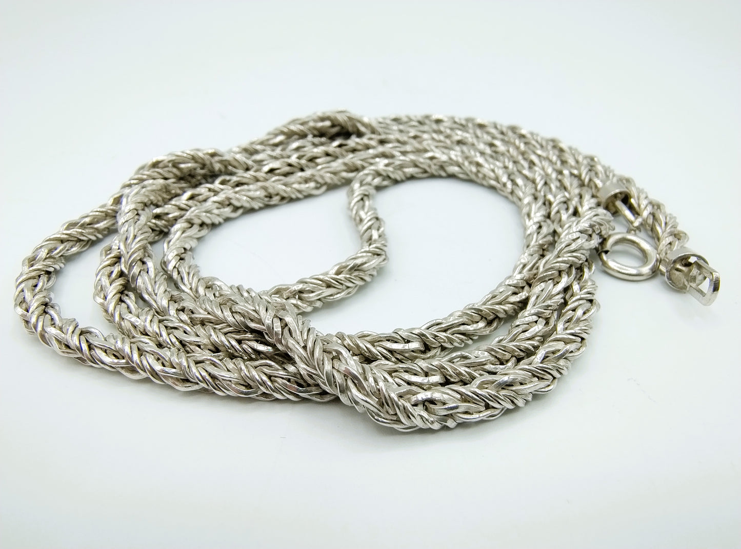 Silver chain with rope link, 81 cm.