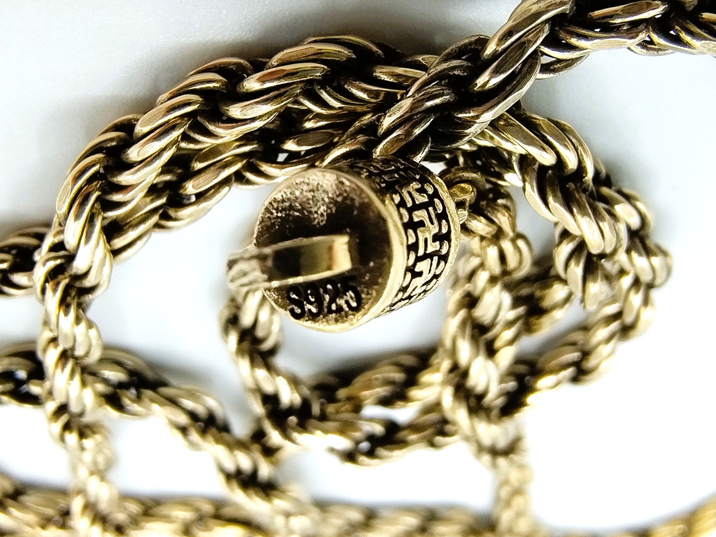 Silberkette, vergoldet, mit Spezialverschluss, 55 cm.