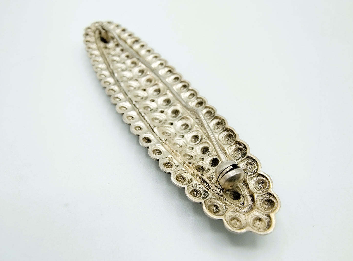 Silver brooch, 835