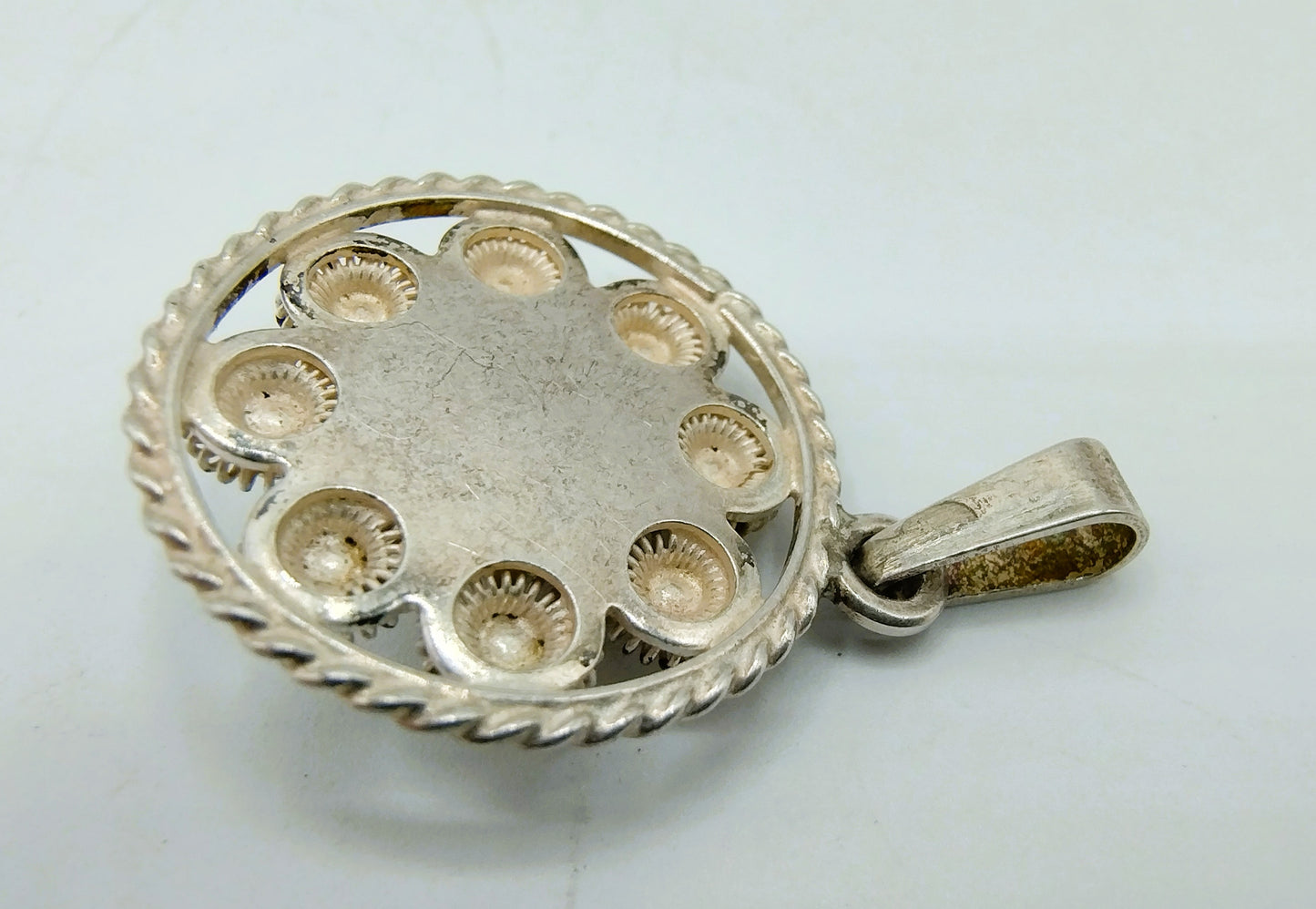 Silver Zeeland button pendant