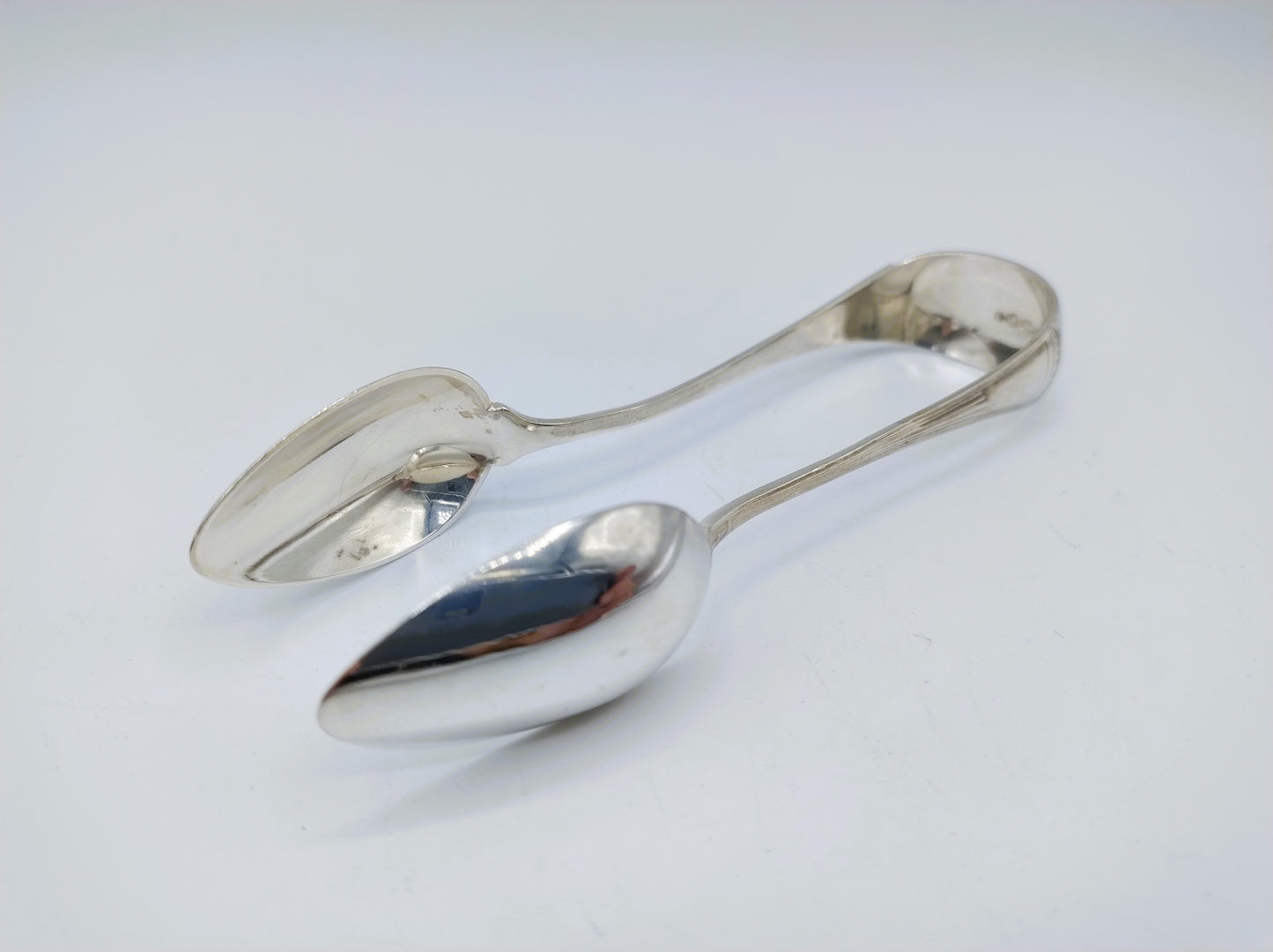 Silver sugar cube tongs, from Kempen & Zn, Voorschoten, 1920