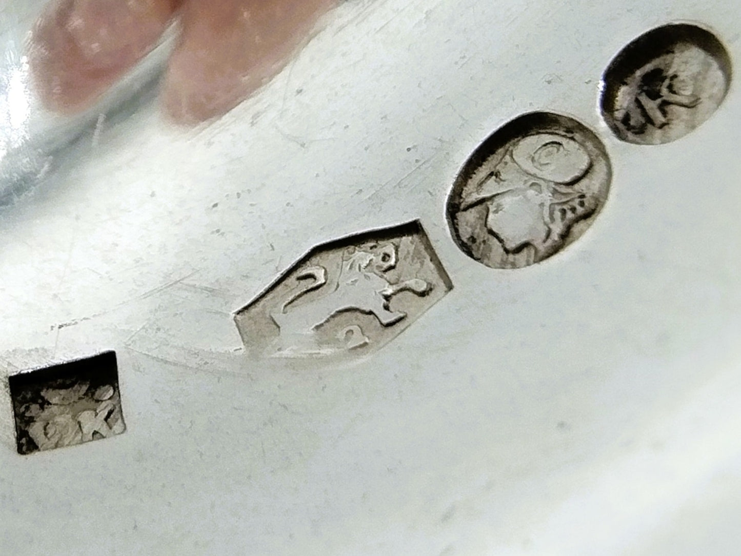 Silver sugar cube tongs, from Kempen & Zn, Voorschoten, 1920