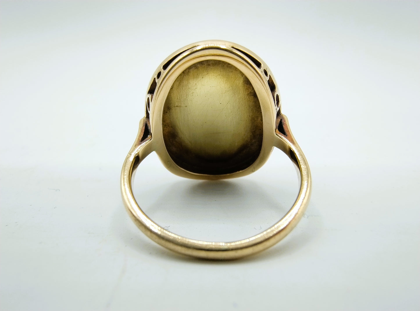 Gold ring with cameo, 17 mm