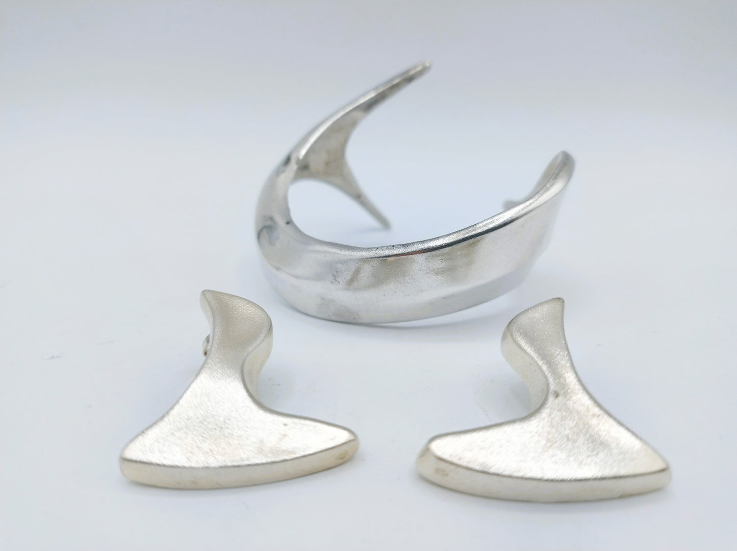 Silver design bracelet + earrings, Mart Visser, Netherlands