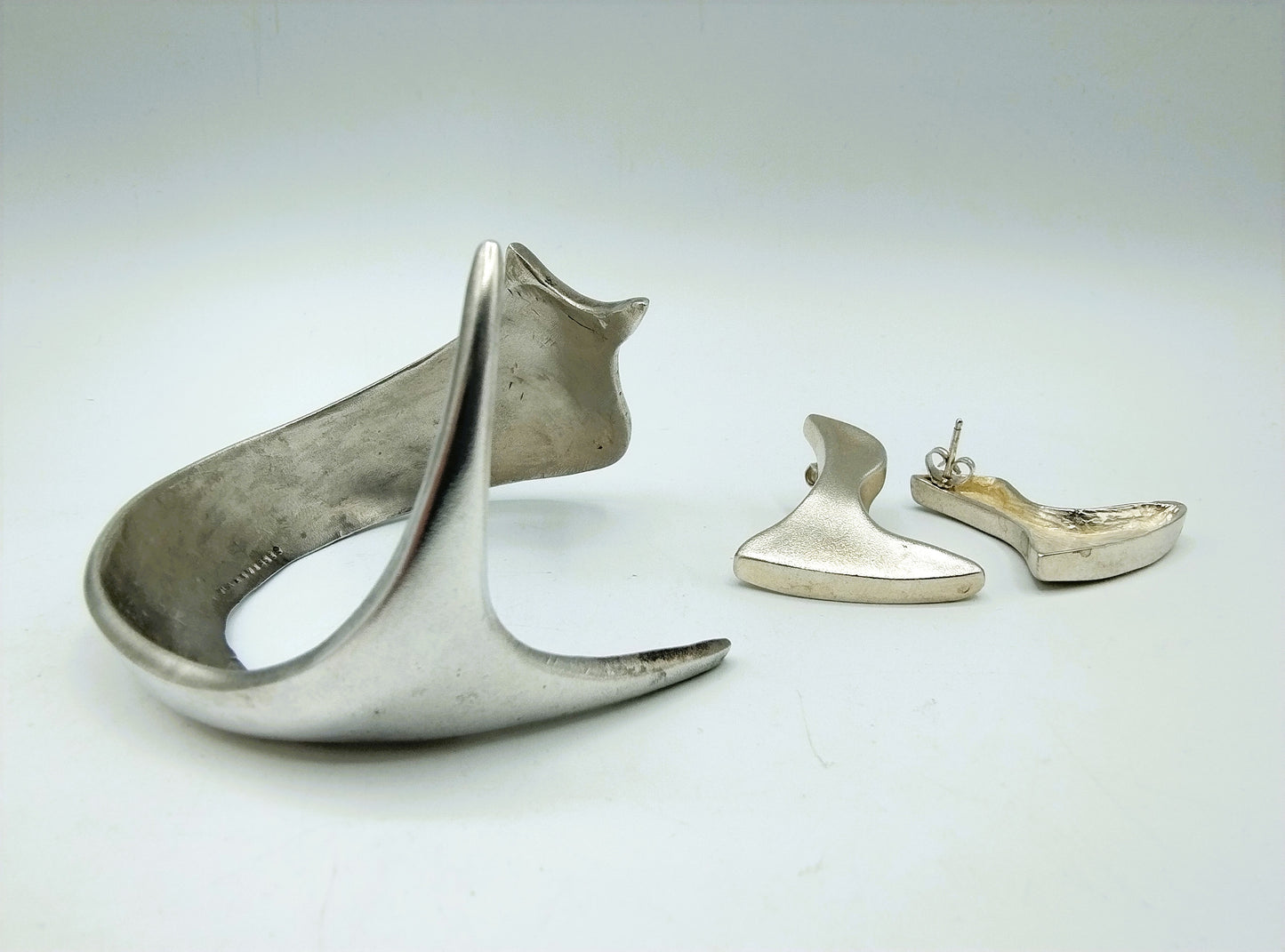 Silver design bracelet + earrings, Mart Visser, Netherlands