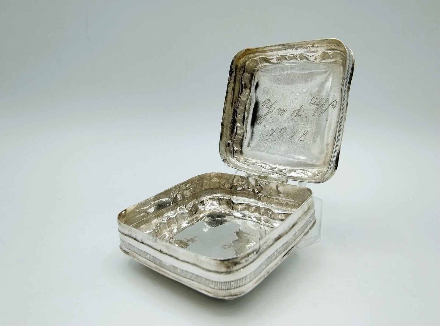 Silberne Pfefferminzdose mit Silberfiligran, C. Capoen, Schoonhoven, 1917