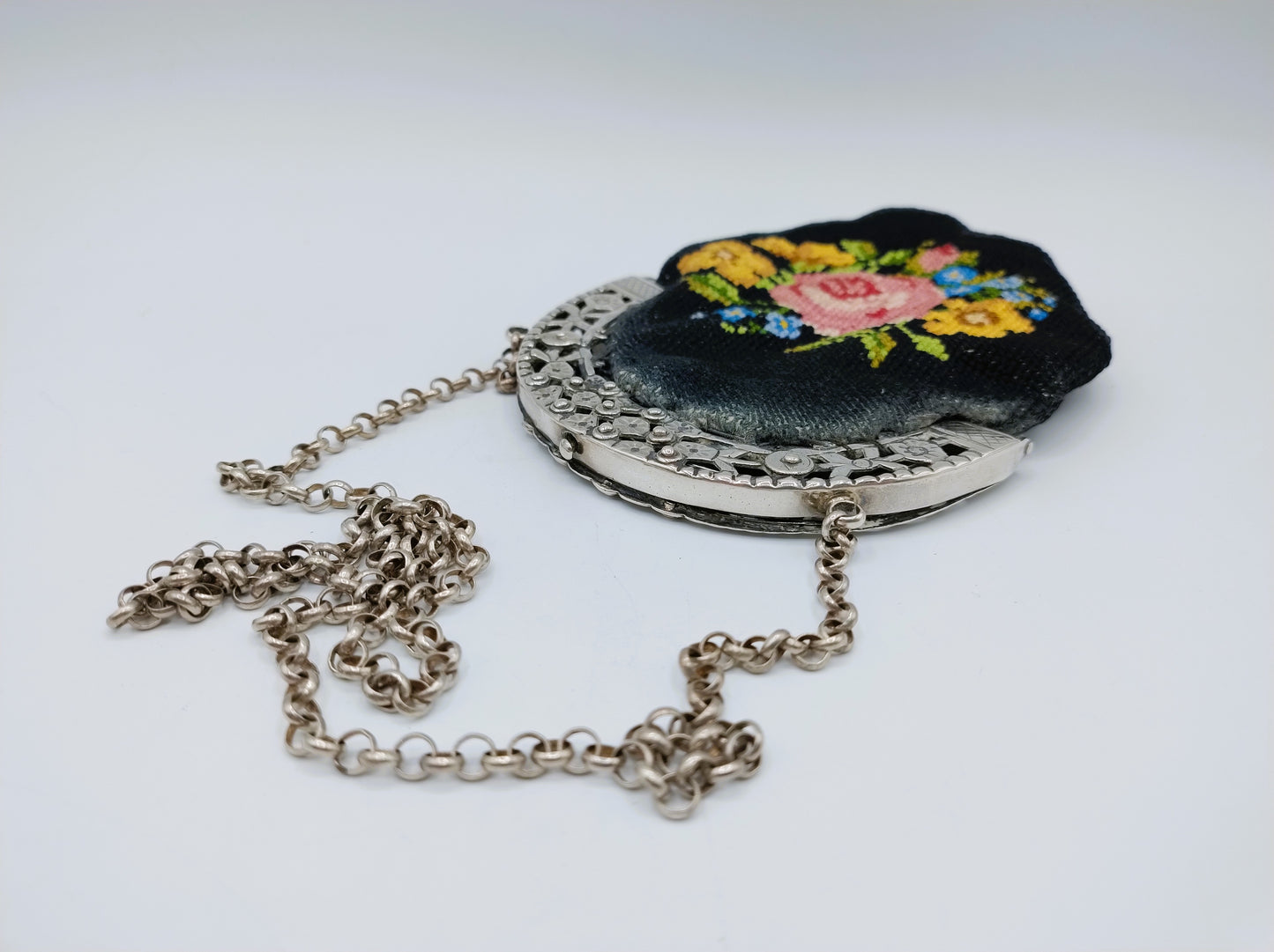 Silver purse clasp with jasseron chain, 1855