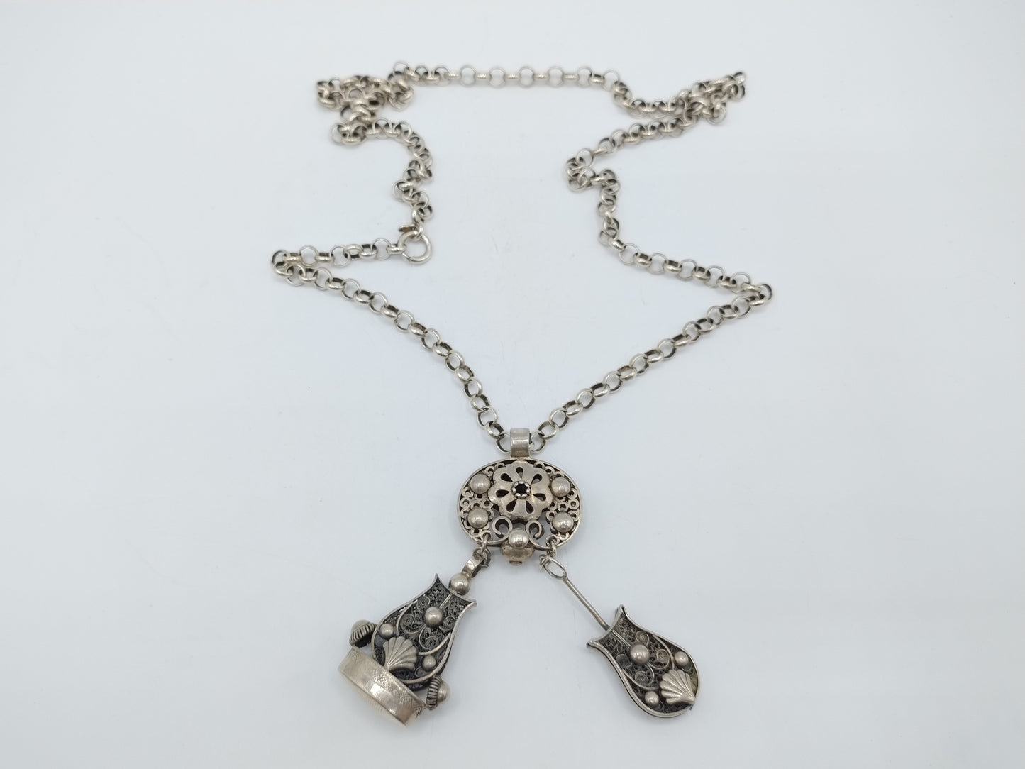 Silver jasseron chain with signet and watch key