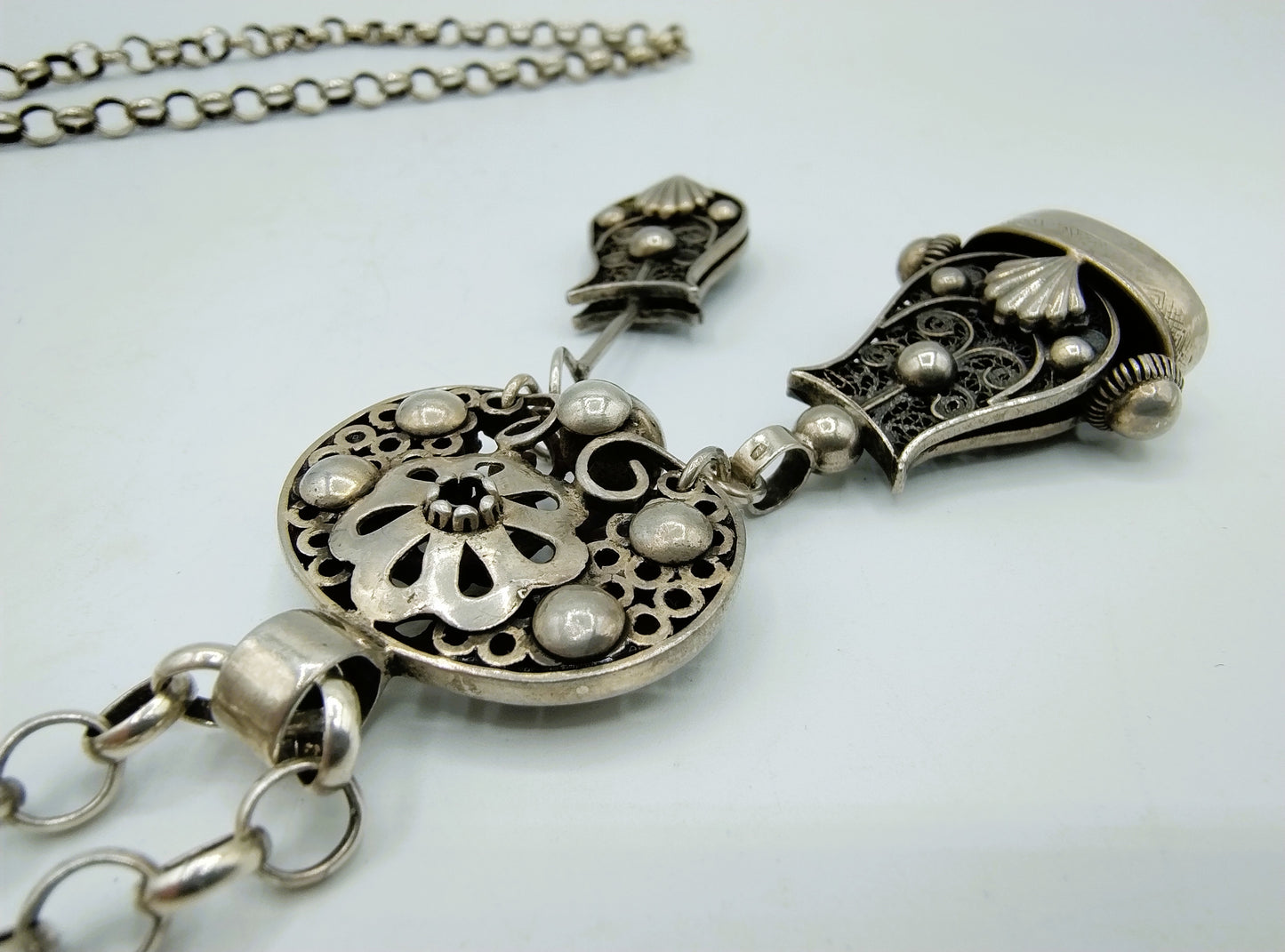 Silver jasseron chain with signet and watch key