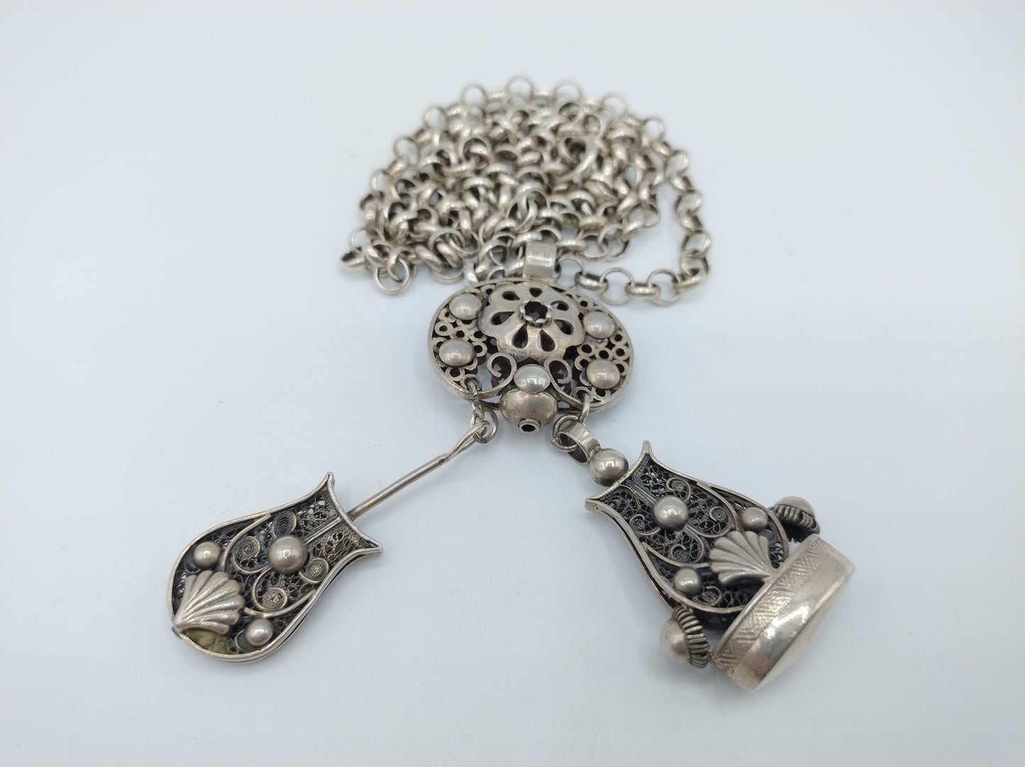 Silver jasseron chain with signet and watch key