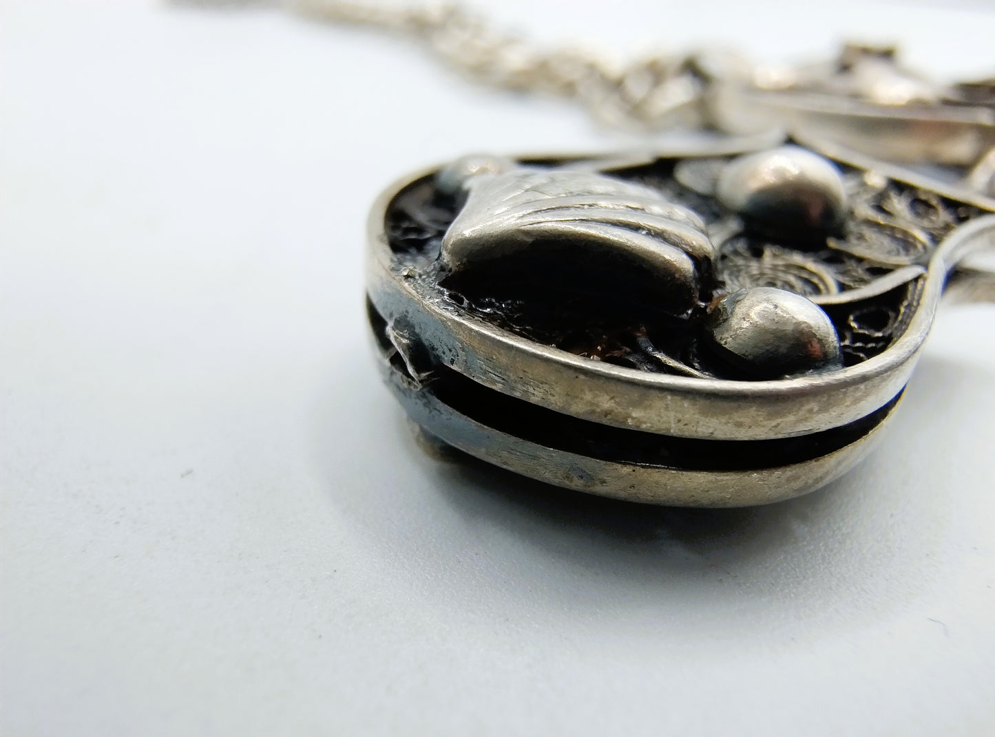 Silver jasseron chain with signet and watch key