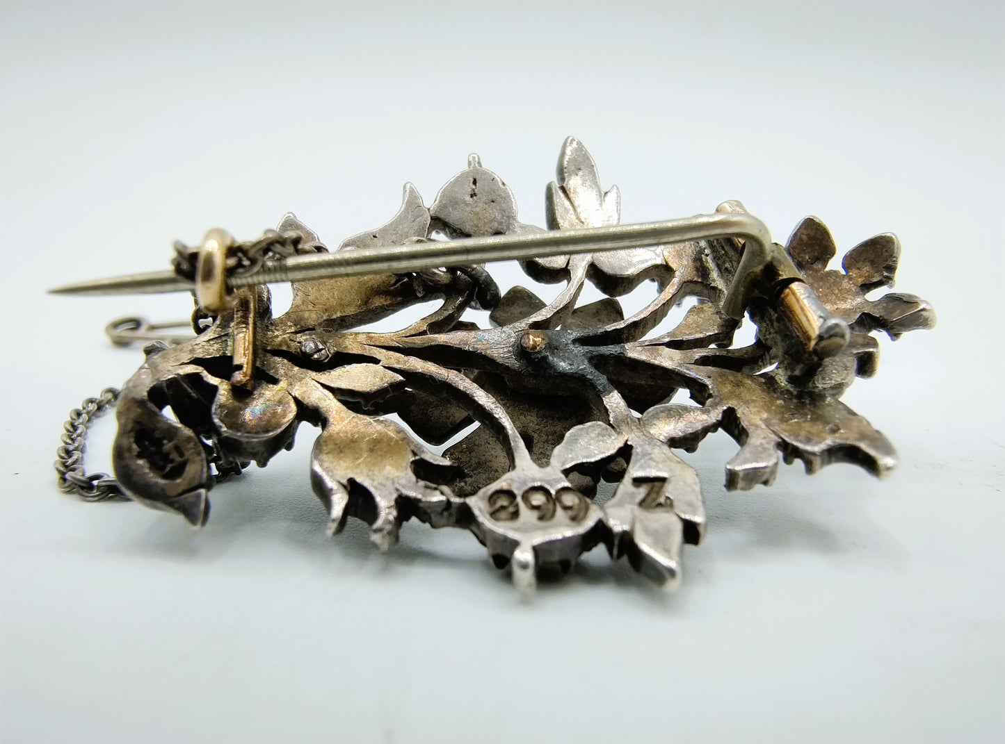 Silver/gold branch brooch set with 17 rose diamonds, 19th century